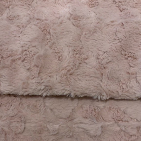 New LOFT Pink Plush Infinity Scarf NWT - Picture 4 of 9